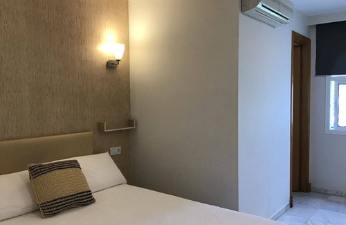 Barbate Hotel | H. Standard Double - One Room Hotel, Sleeps 2
