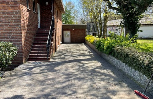 Neumuenster Apartment | Haberstr 4A Neumünster
