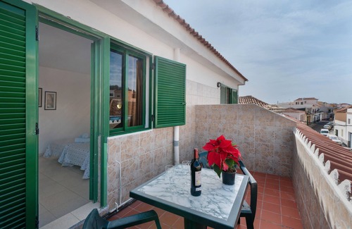 Vilaflor Apartment | 'Habitación 13 Con Balcón' with Balcony and Wi-Fi