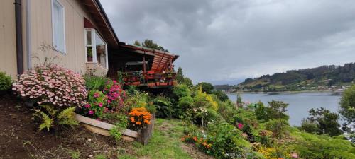 Puerto Montt House | Habitación con vista al mar