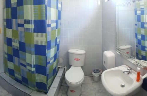Quito Bed & Breakfast | habitación, sector jipijapa, nueva a estrenar con entrada independiente con baño completo, tiene garaje