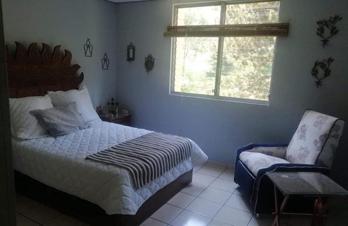 San Salvador House | Habitacion Sol
