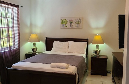 Cap-Haitien Hotel | Habitation Des Lauriers
