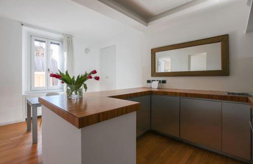Borgonuovo Apartment | HACCA Collection - Brera & Fashion District - Bright 2BR Apt
