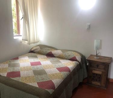 El Rosal House | HACIENDA MONCORA CABAÑA LAGO p 1