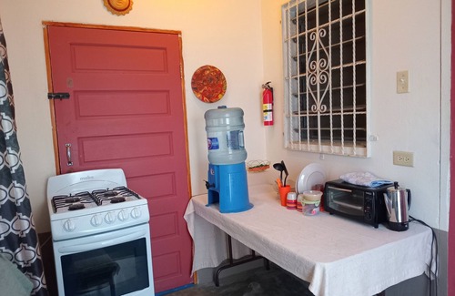 Armenia House | Hacienda Tropical Guest House