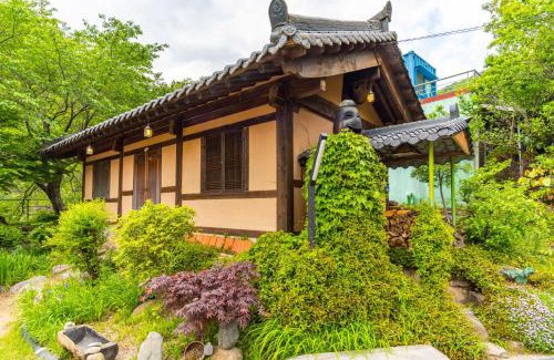 Hwagae House | Hadong kkotdam pension