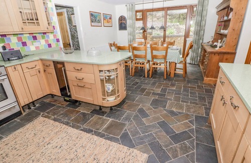 Clydey House | HAFAN DAWEL, pet friendly, with open fire in Newcastle Emlyn