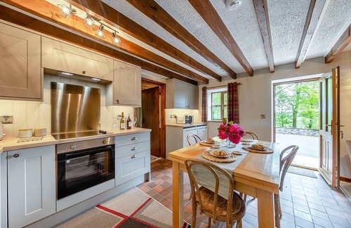 Bethania House | Hafod Hir - Five Bedroom House, Sleeps 10