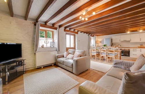 Bethania House | Hafod Hir - Five Bedroom House, Sleeps 10