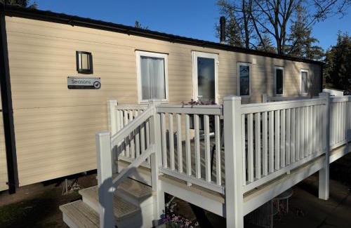 Berwick-upon-Tweed Apartment | Haggerston Castle - Caravan - Sleeps 6 - Parking