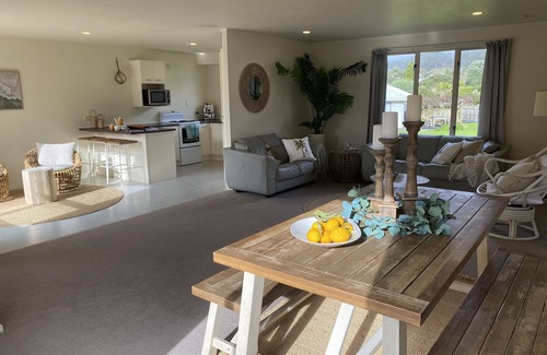 Hahei House | Hahei Beach Village Bach
