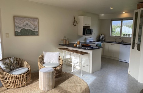 Hahei House | Hahei Beach Village Bach