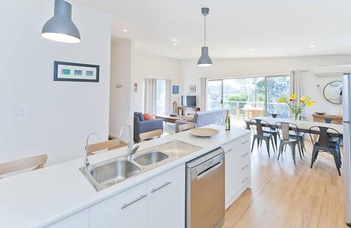 Hahndorf House | Hahndorf Haven - Central Hahndorf, 30 secs to Hahndorfs Main St, gorgeous views!