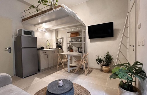Haifa Apartment | Haifa Downtown Eco Patio Studio by Sea N' Rent