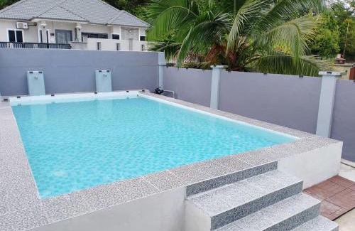 Hulu Langat House | Haimara staycation, 1 house & 3 cabin with pool hulu langat, for small event
