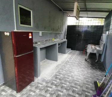 Hulu Langat House | Haimara staycation, 1 house & 3 cabin with pool hulu langat, for small event
