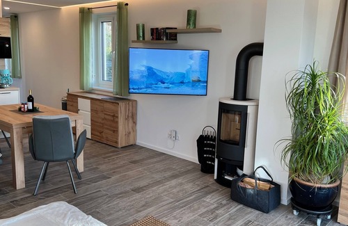 Lobstaedt Apartment | Hainer See, modern, spacious vacation apartment with lake view, 25 meters to the lake