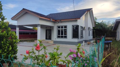 Kok Lanas House | Haji Awang Homestay