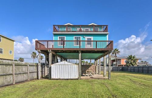 Surfside Beach House | half Mi to Sand Surfside Beach Retreat!