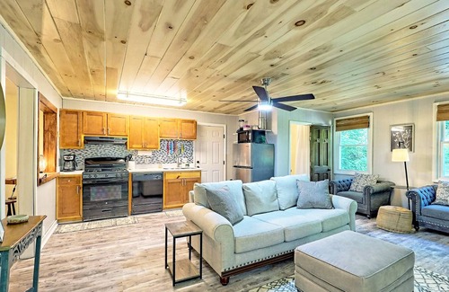 Clayton House | Half Mile Walk to Downtown Clayton. Wi-Fi, Fire Pit, Hot Tub, Free Parking.