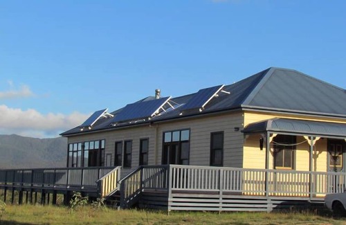Charleys Forest House | Half Moon Retreat Braidwood