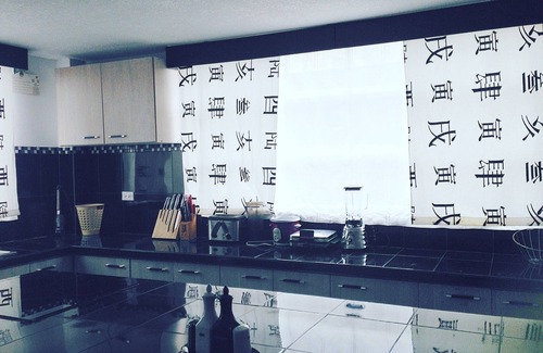 Pomasqui House | Half of the world - Black House - Black House