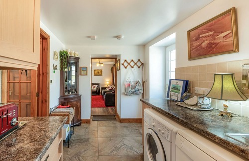 Llanfyllin Cottage | HALFEN GRANARY, pet friendly, with open fire in Llanfyllin