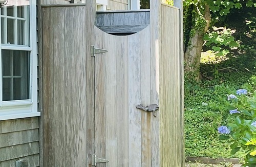 Nantucket Town Cottage | HALFSHELL- Charming 1 bedroom Cottage in town