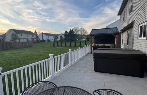 Canton House | Hall of Fame Retreat; Full Home (4BR 4BA)+ Hot Tub