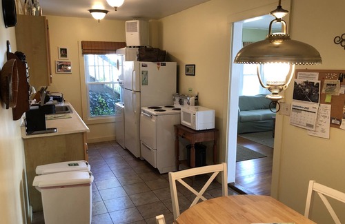 Town of Jerusalem Cottage | Hall's Grape Escape - Lakefront Cottage Retreat on Keuka Lake