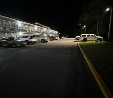 New Albany Hotel | Hallmarc Inn