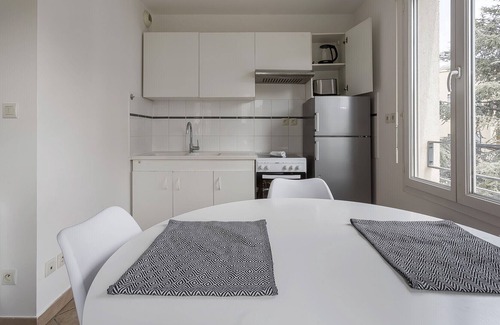 Oullins Apartment | Hamac Suites - Studio Bertholey Oullins - 2people