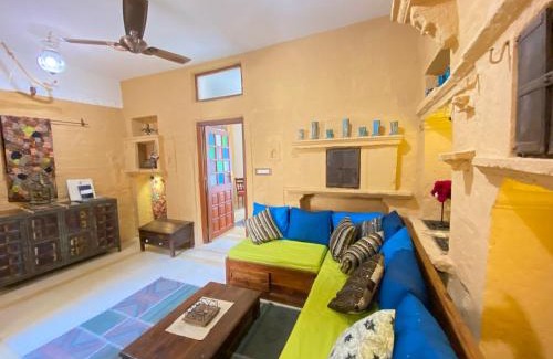 Amar Sagar Pol Bed & Breakfast | Hamari Haveli