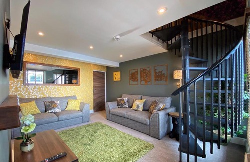 Broad Oak House | Hambrook House Canterbury - NEW luxury guest house with ESPA Spa complex