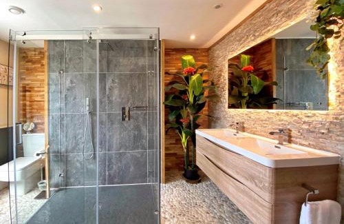 Broad Oak House | Hambrook House Canterbury - NEW luxury guest house with ESPA Spa complex