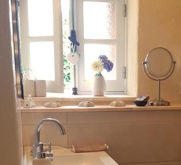 Le Saint House | HAMEAU DE LEIGNOUA