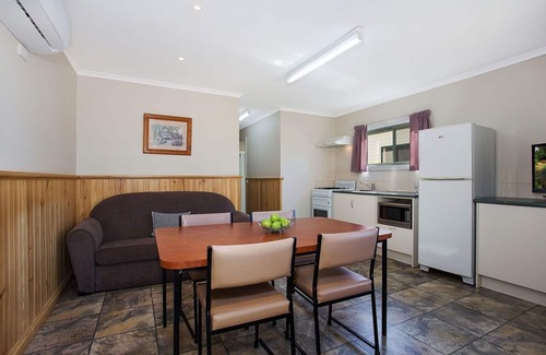 Hamilton House | Hamilton Caravan Park