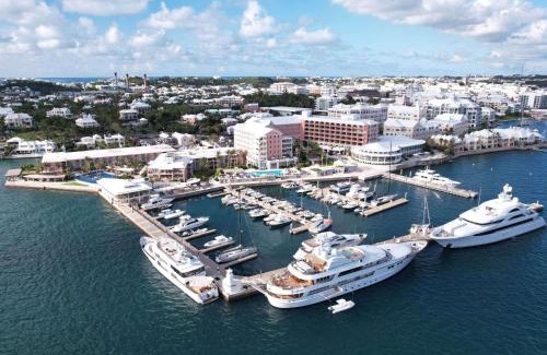 Pembroke Hotel | Hamilton Princess & Beach Club A Fairmont Managed Hotel