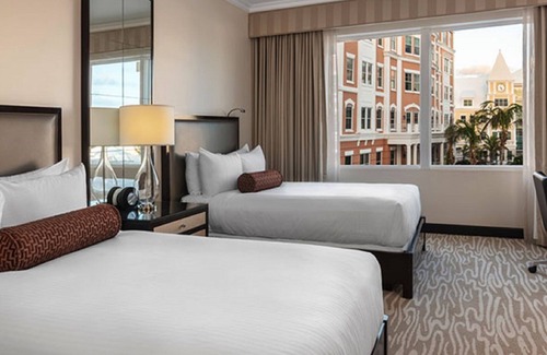 Pembroke Hotel | Hamilton Princess - Fairmont Gold Experience