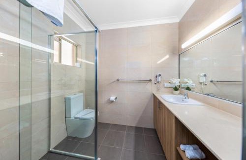 Queanbeyan West Hotel | Hamilton's Queanbeyan Motel