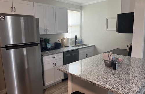 Hampton House | Hampton Centrally Located Oasis