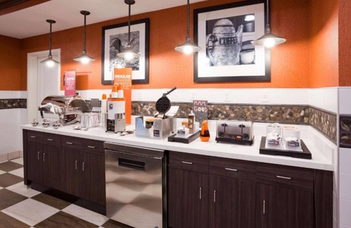 Bloomington House | Hampton comfort outside Minneapolis