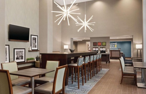 Brooklyn Park Hotel | Hampton Inn Brooklyn Park