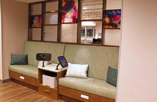Williamsville Hotel | Hampton Inn Buffalo - Amherst, NY