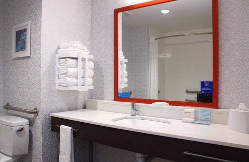 Williamsville Hotel | Hampton Inn Buffalo - Amherst, NY