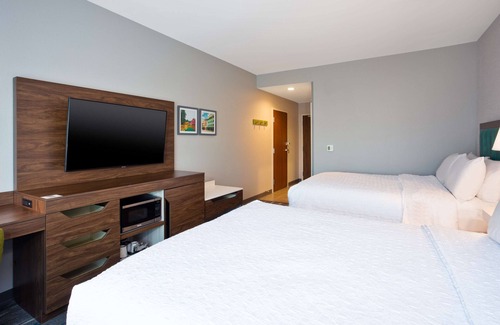 Paris Hotel | Hampton Inn By Hilton Paris