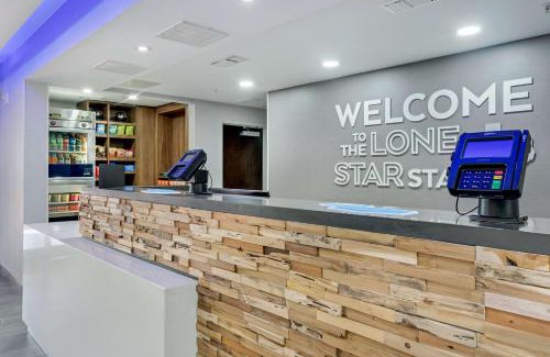 Pearland Hotel | Hampton Inn Houston-Pearland, TX