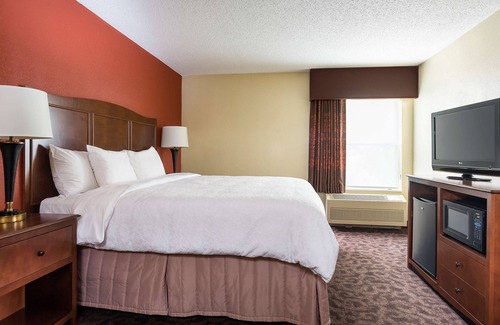 Ontario Hotel | Hampton Inn Mansfield/Ontario