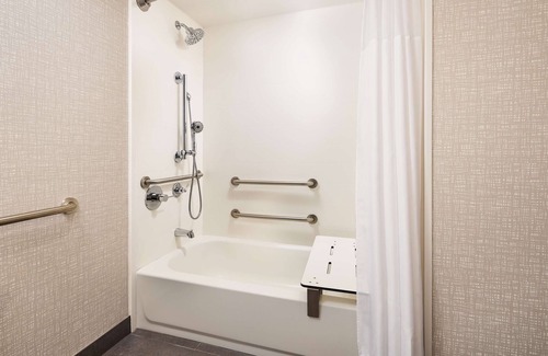 Massillon Hotel | Hampton Inn Massillon
